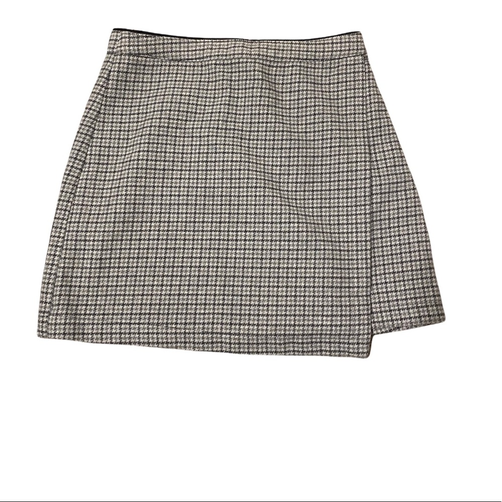 Brand new never worn Abercrombie & Fitch Skirt Size M